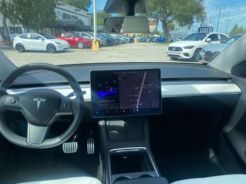 Used 2022 Tesla Model Y Performance AWD/4WD image 9