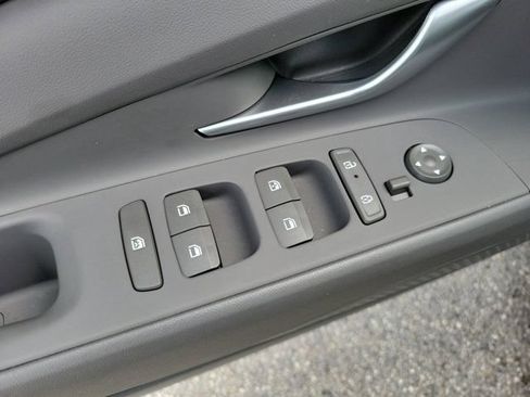 Certified 2024 Hyundai Elantra SEL FWD image 17