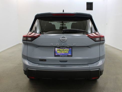 New 2026 Nissan Rogue SV image 4