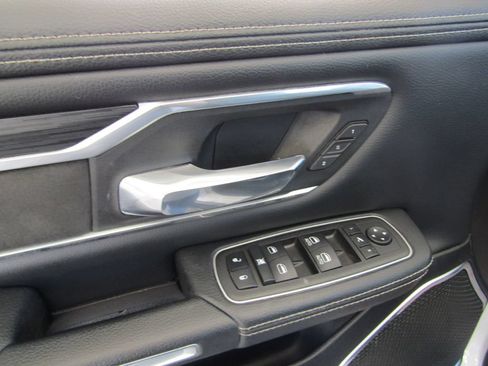 Used 2023 RAM 1500 Laramie AWD/4WD image 22