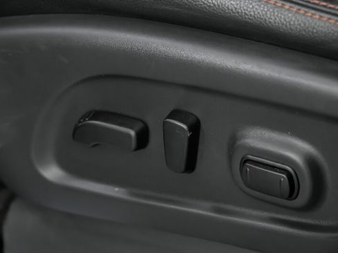 Used 2021 Nissan Titan PRO-4X w/ Pro-4x Convenience Package image 24