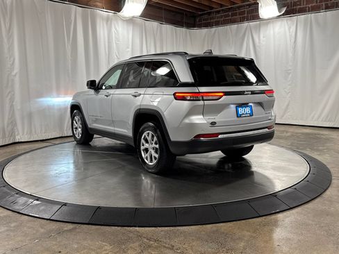 Used 2022 Jeep Grand Cherokee Limited AWD/4WD image 7