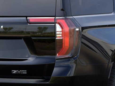New 2026 GMC Yukon XL Denali Ultimate w/ LPO, Floor Liner Package AWD/4WD image 11
