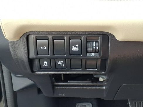 Used 2019 Subaru Ascent Limited AWD/4WD image 16