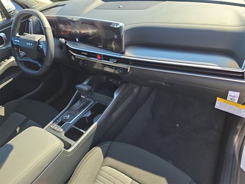 New 2026 Kia Sorento LX image 13
