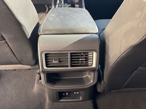 Used 2025 Volkswagen Atlas Cross Sport SE image 24