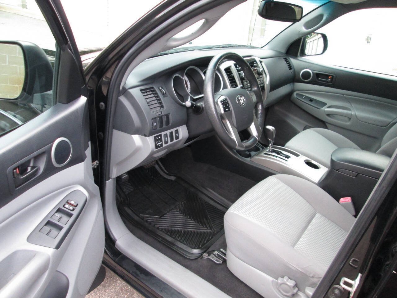 Used 2012 Toyota Tacoma 4x4 Double Cab w/ SR5 Pkg image 14