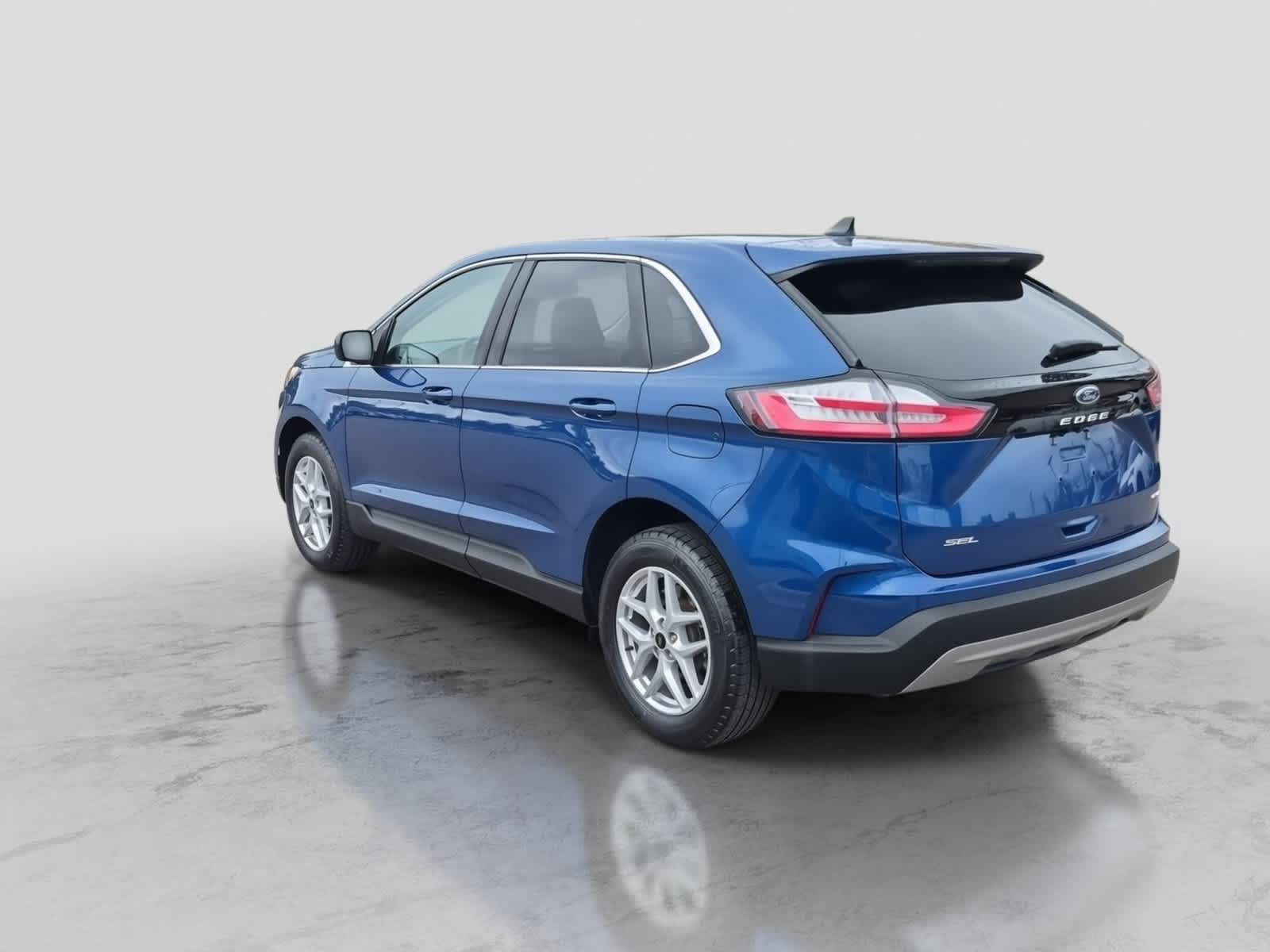 Used 2024 Ford Edge SEL w/ Convenience Package AWD/4WD image 6