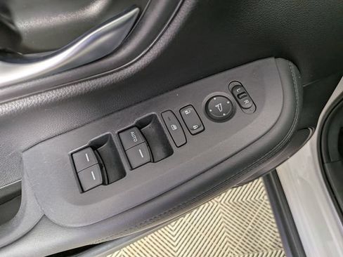 Certified 2024 Honda HR-V LX image 13