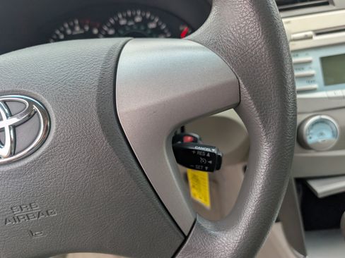 Used 2009 Toyota Camry LE FWD image 14