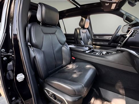 Used 2022 Jeep Wagoneer Series I w/ Premium Group I RWD image 18