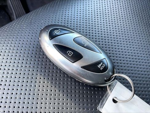 Used 2025 Hyundai Santa Fe SEL FWD image 11