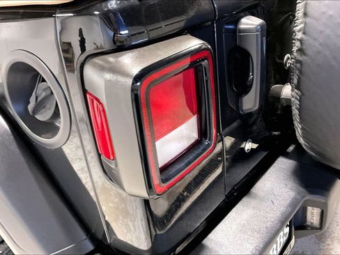 Used 2020 Jeep Wrangler Unlimited Sport image 39