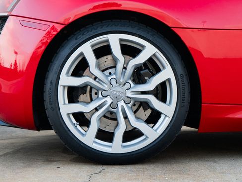 Used 2011 Audi R8 V10 image 35