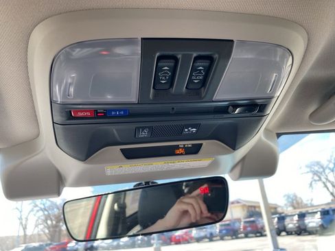 Used 2022 Subaru Crosstrek 2.5i Limited w/ Moonroof Package 2 image 17