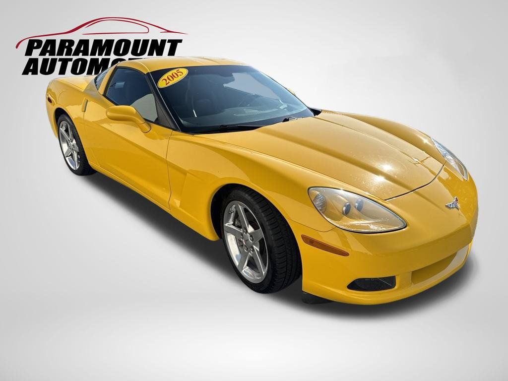 Used 2005 Chevrolet Corvette Coupe w/ Preferred Equipment Group RWD image 3