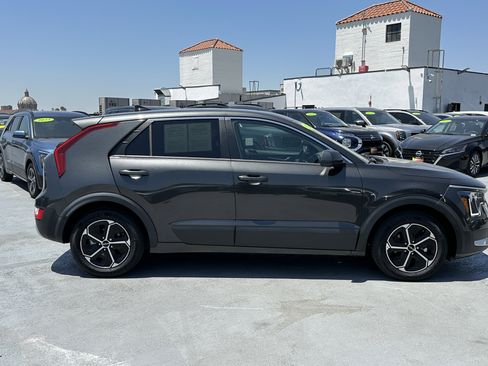 Certified 2023 Kia Niro LX FWD image 8