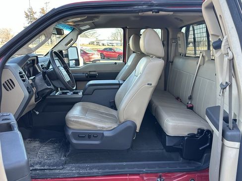 Used 2011 Ford F250 Lariat image 13