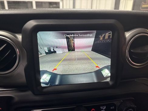 Used 2021 Jeep Gladiator Overland image 9