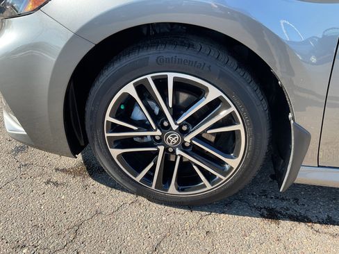 Used 2026 Toyota Camry XLE w/ Premium Plus Package image 9