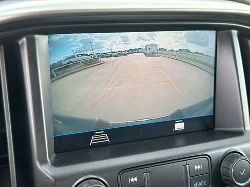 Used 2022 Chevrolet Colorado LT w/ LT Convenience Package image 13