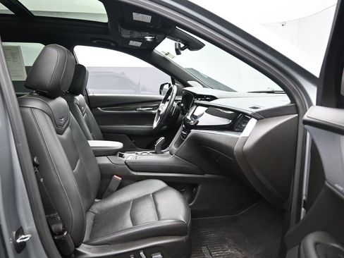 Used 2023 Cadillac XT6 Sport image 36