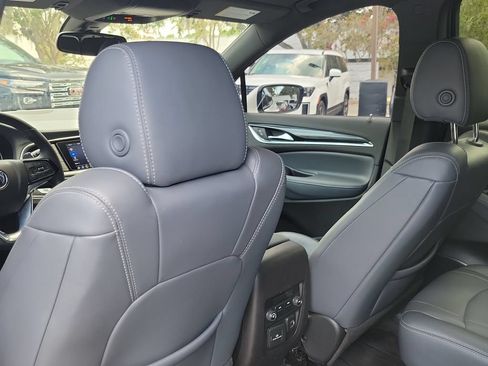 Used 2022 Buick Enclave Essence w/ Experience Buick Package FWD image 17