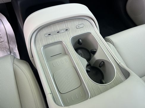 Used 2026 Hyundai Palisade Calligraphy FWD image 17