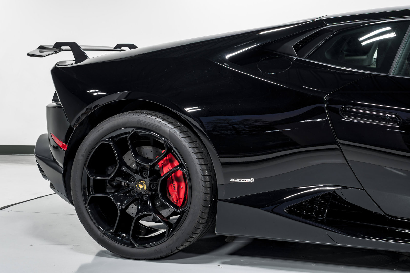 Used 2015 Lamborghini Huracan LP 610-4 AWD/4WD image 43