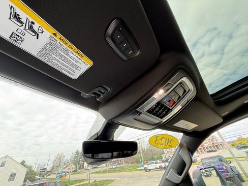 Used 2023 RAM 1500 Big Horn image 25
