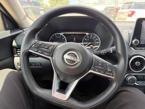 Used 2024 Nissan Sentra SV FWD image 22