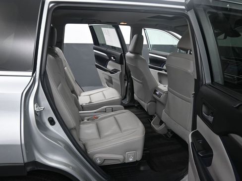 Certified 2018 Toyota Highlander XLE image 18