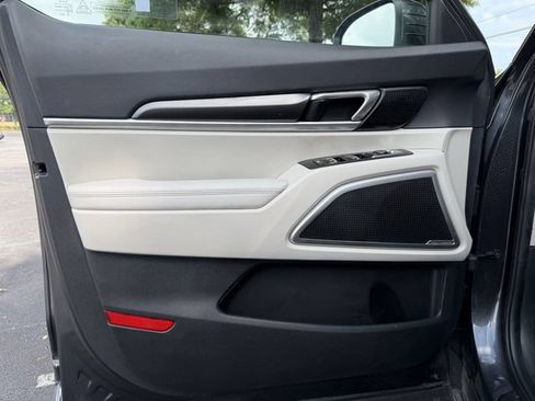 Certified 2024 Kia Telluride S w/ S Sunroof Package AWD/4WD image 9