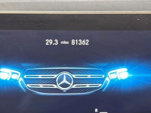 Used 2021 Mercedes-Benz GLB 250 4MATIC image 17