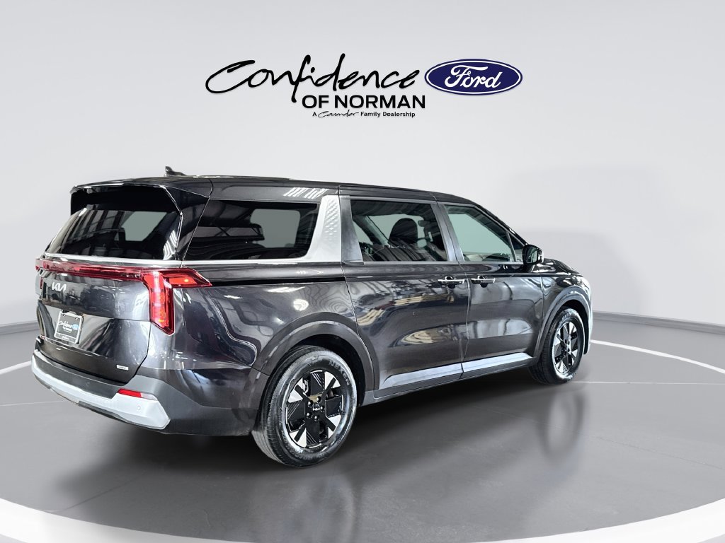 Used 2026 Kia Carnival LXS FWD image 9