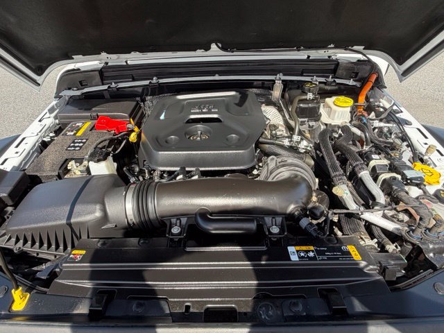 Used 2024 Jeep Wrangler Unlimited AWD/4WD image 17