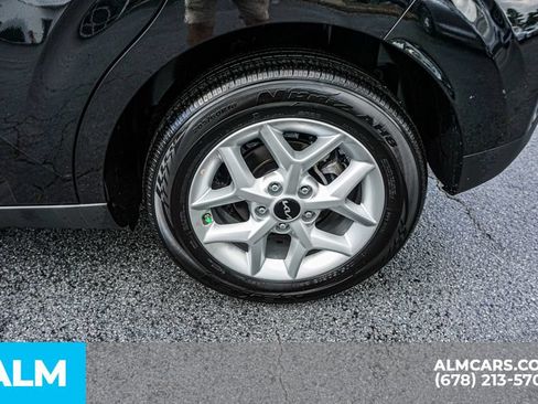 Used 2025 Kia Soul LX w/ LX Technology Package FWD image 17