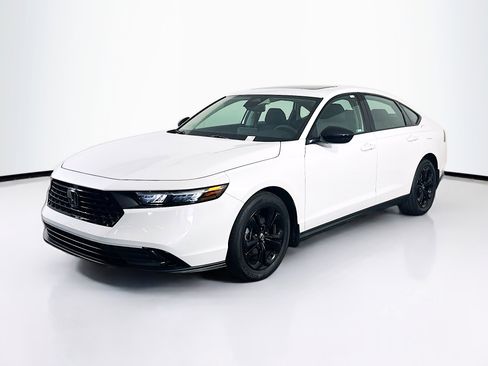 Used 2025 Honda Accord SE image 3