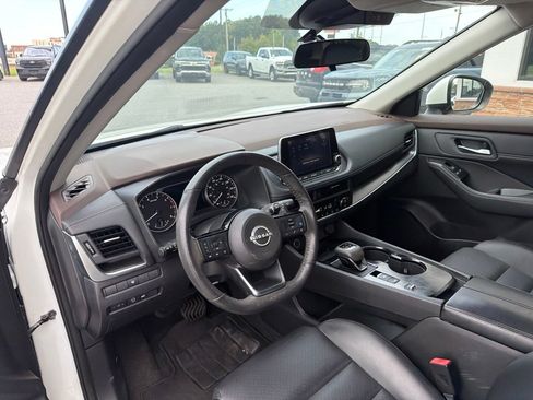 Used 2023 Nissan Rogue SV w/ SV Premium B Package FWD image 4