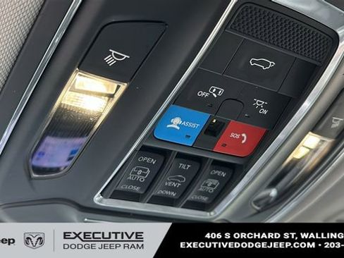 Used 2023 Jeep Grand Cherokee Limited image 21