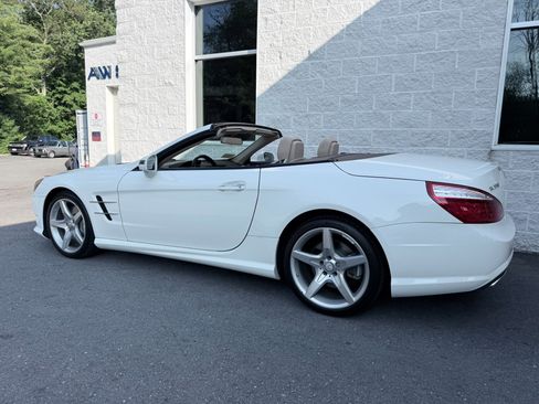 Used 2015 Mercedes-Benz SL 550 image 30