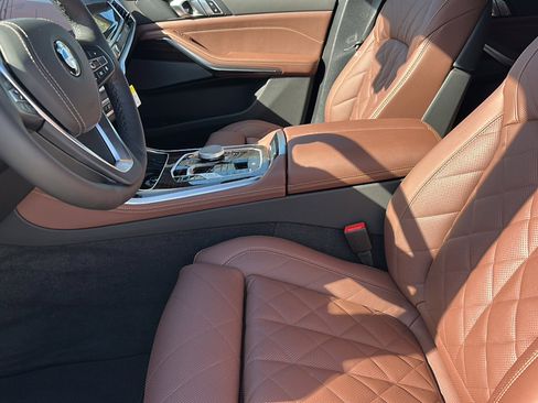 New 2026 BMW X5 xDrive40i w/ Climate Comfort Package image 10
