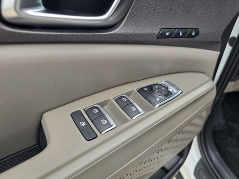 New 2026 Kia Carnival EX FWD image 21