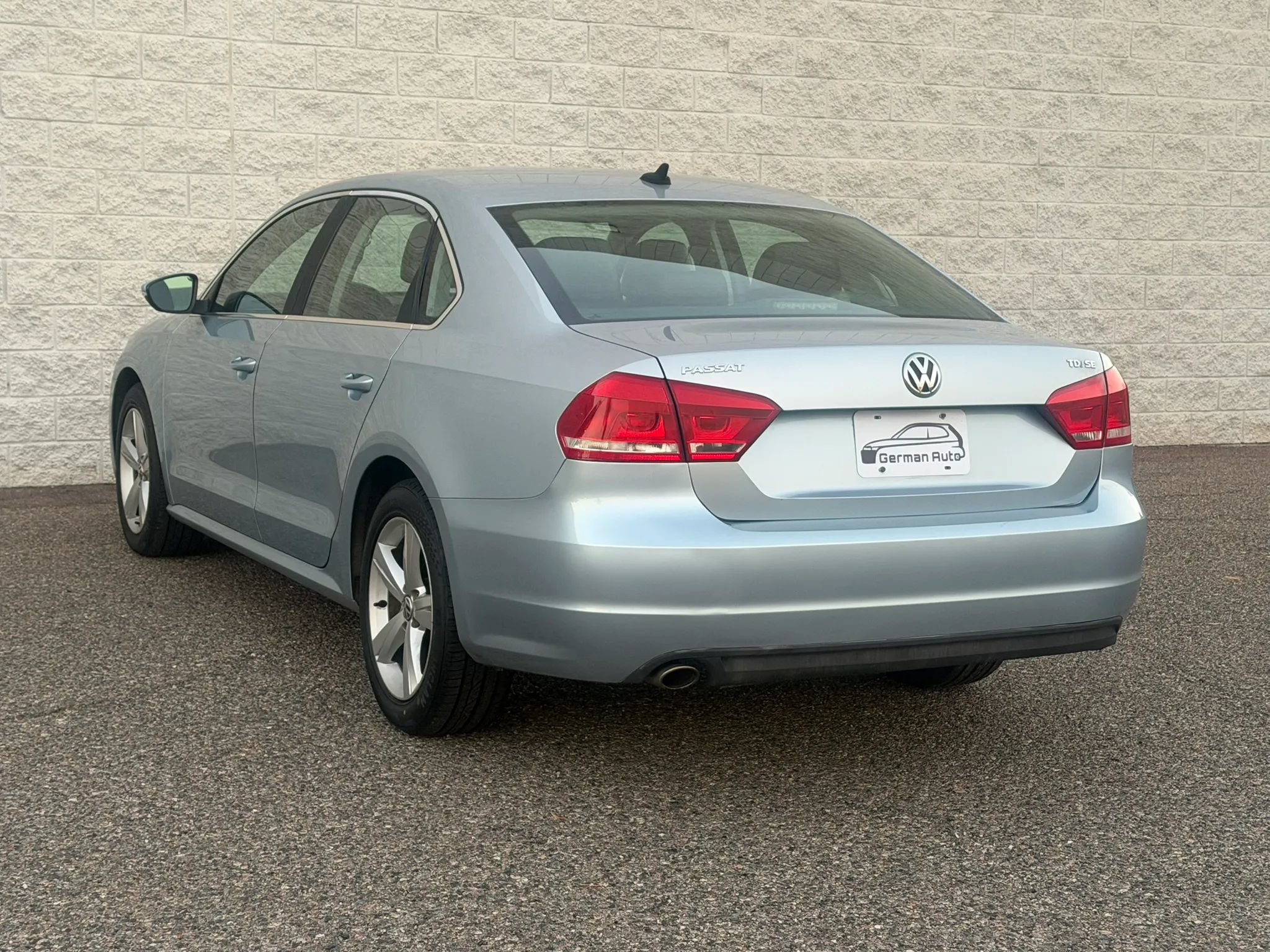 Used 2012 Volkswagen Passat TDI SE FWD image 8