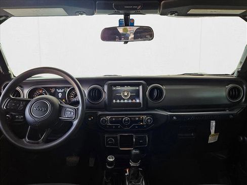 Used 2022 Jeep Wrangler Unlimited Sport image 17