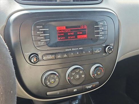 Used 2015 Kia Soul image 9