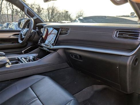 Used 2023 Jeep Wagoneer Series II image 29