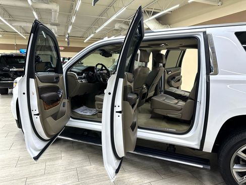 Used 2018 Chevrolet Suburban Premier image 17