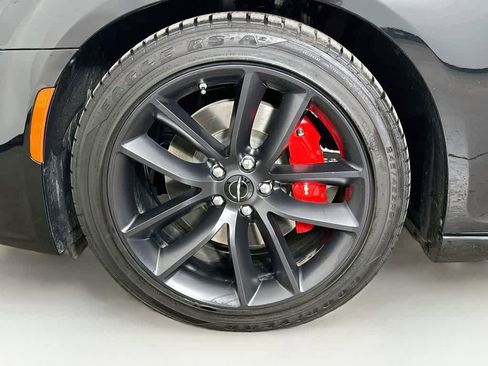 Used 2023 Chrysler 300 C RWD image 8
