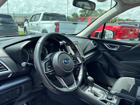 Used 2019 Subaru Forester Premium w/ All-Weather Package AWD/4WD image 16